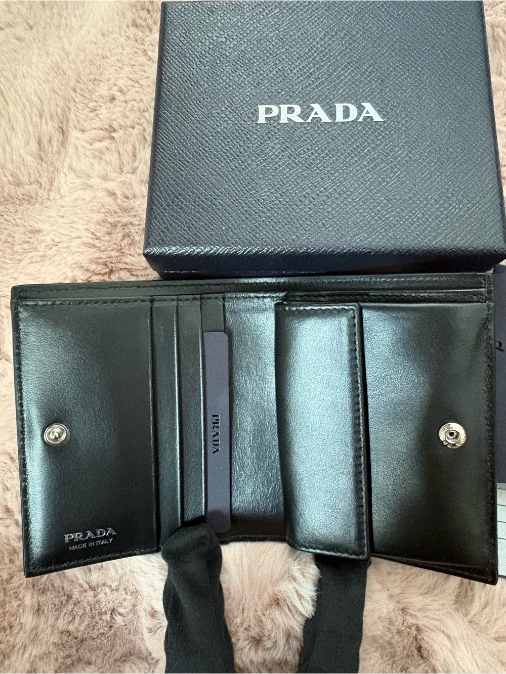 Prada small Black smooth Leather wallet - Picture 2 of 5
